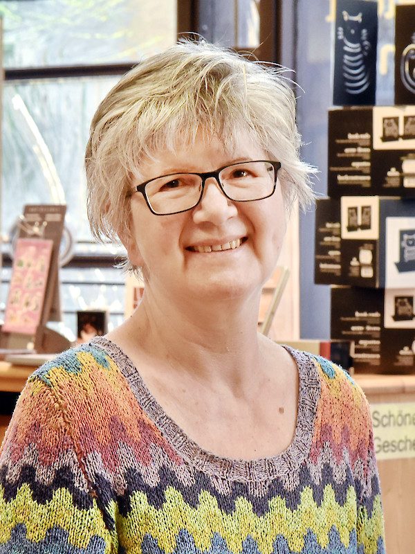 Portraitfoto von Barbara Hoppe-Vennen